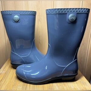 UGG Australia Sienna Gloss Rain Boot Color Purple Shoes for Women, Size US 6